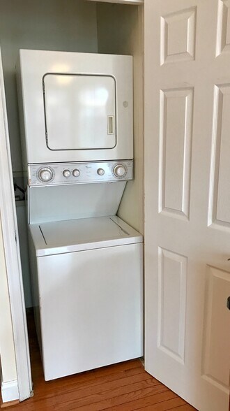 Building Photo - 1711 4th St NW