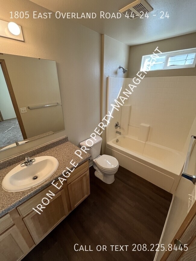 Building Photo - 1805 E Overland Rd