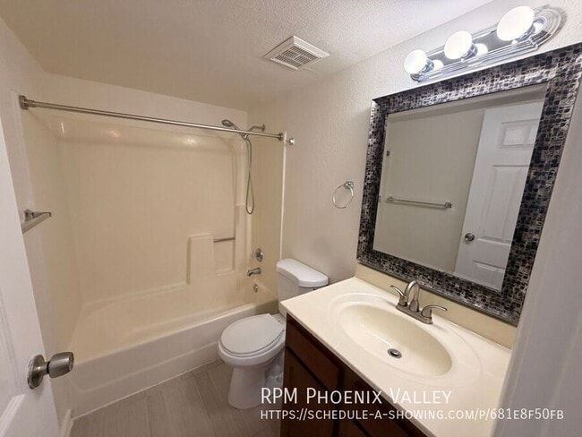 Building Photo - 616 S Hardy Dr