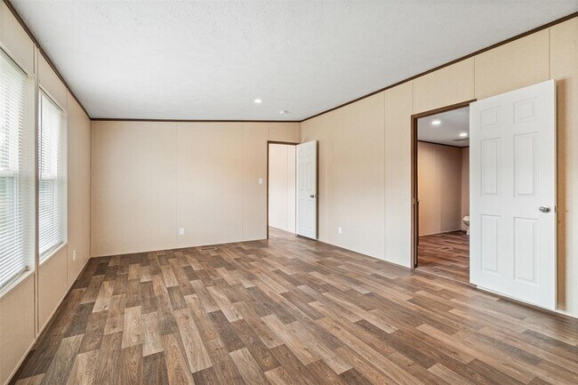 Building Photo - 265 Hershal Ln