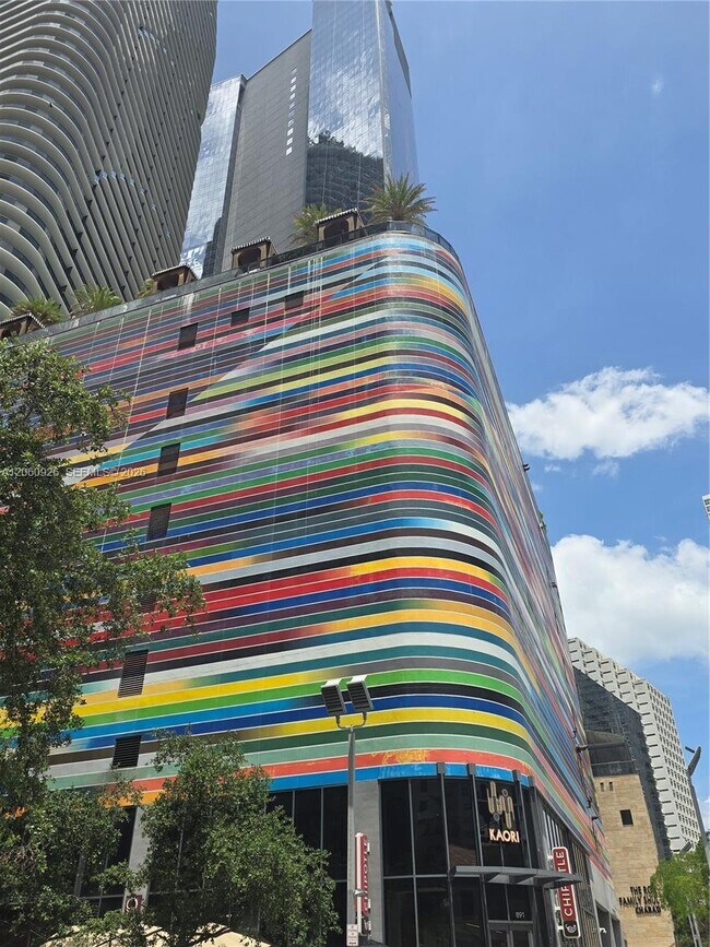 Building Photo - 801 S Miami Ave