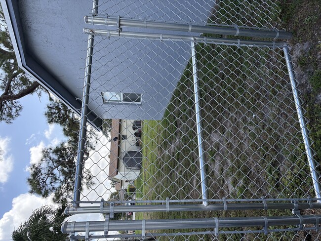 Building Photo - 4593 Coconut Rd