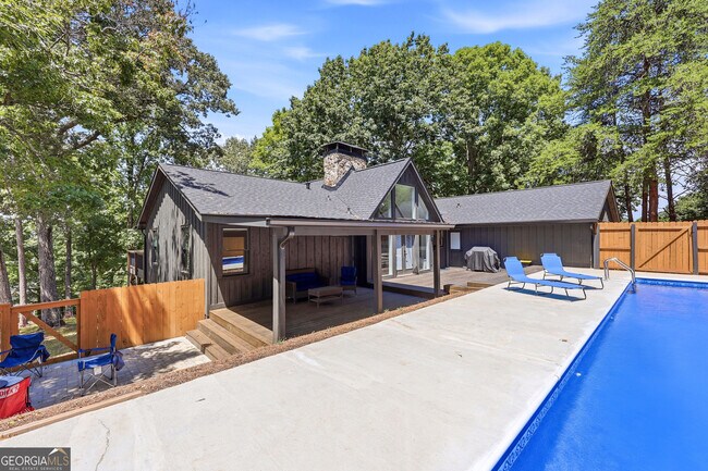 Building Photo - 4225 Twin Rivers Dr