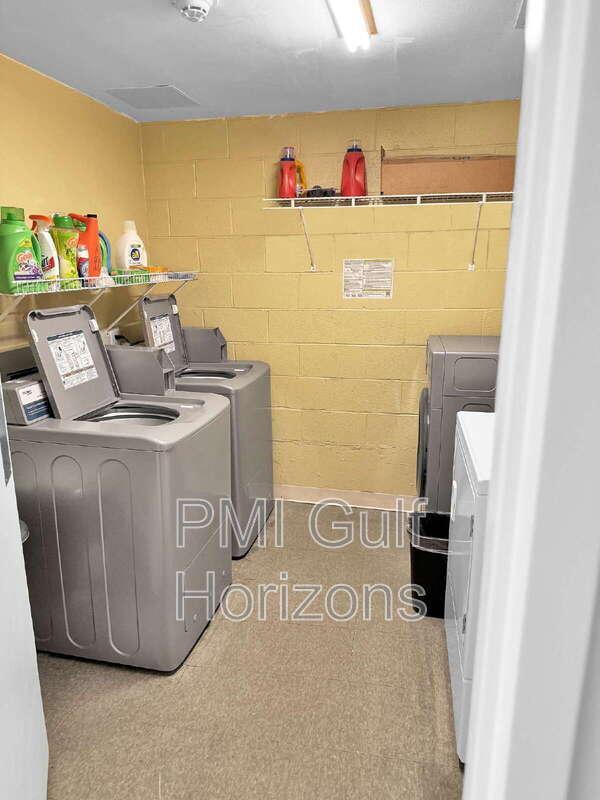 Building Photo - 615 Bayshore Dr