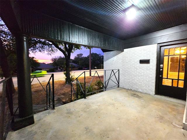 Building Photo - 2114 N Elm St