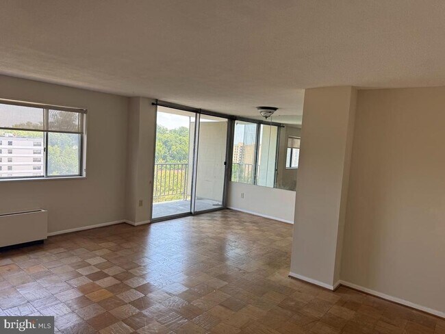 Building Photo - 2059 Huntington Ave