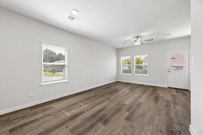 Building Photo - 11605 Whirlaway Dr