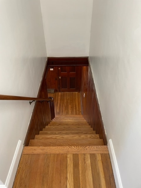 Stairway from Bedrooms to first floor - 133 Lake Hayward Rd