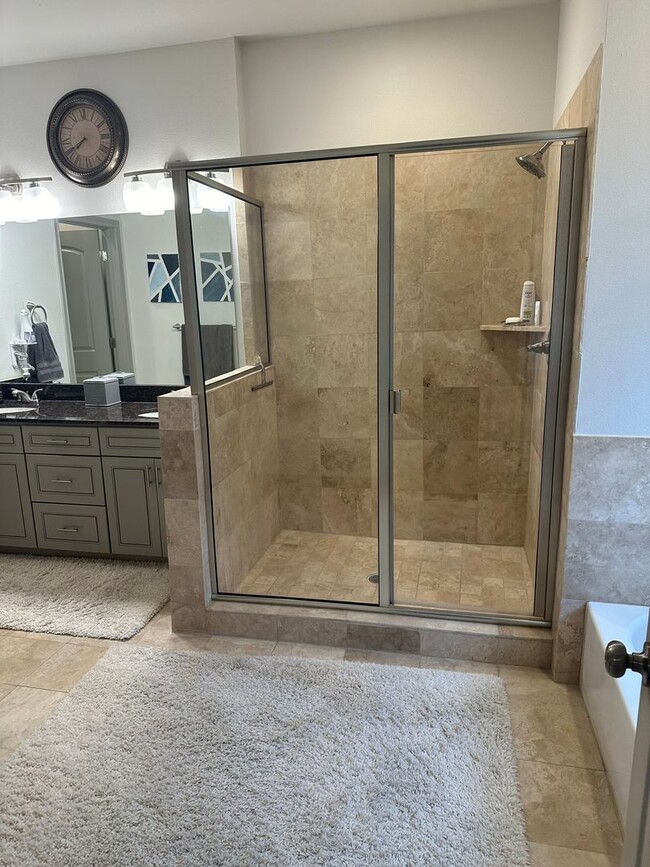 Building Photo - 3/2.5 Townhome in Burleson