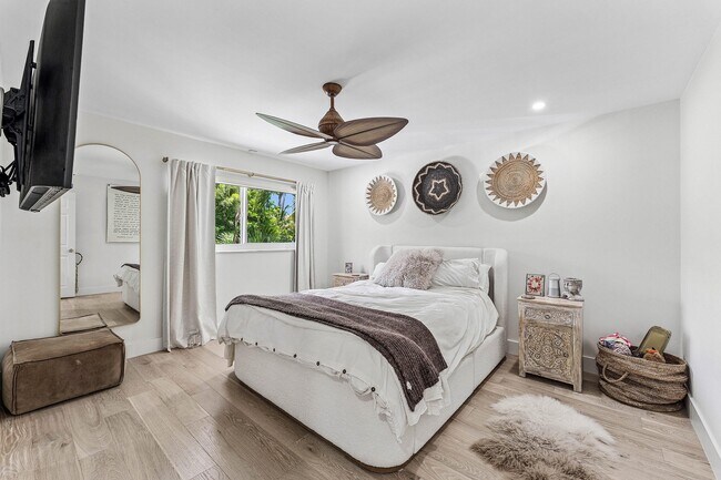 Building Photo - 207 Tropic Isle Dr