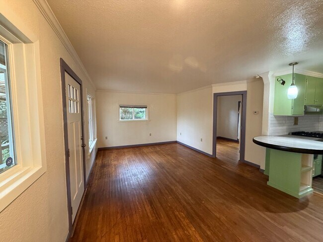 Building Photo - 3 Bedroom/ 2 bathroom Home in Cotati