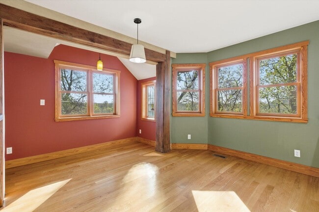 Building Photo - 102 N Gaw St