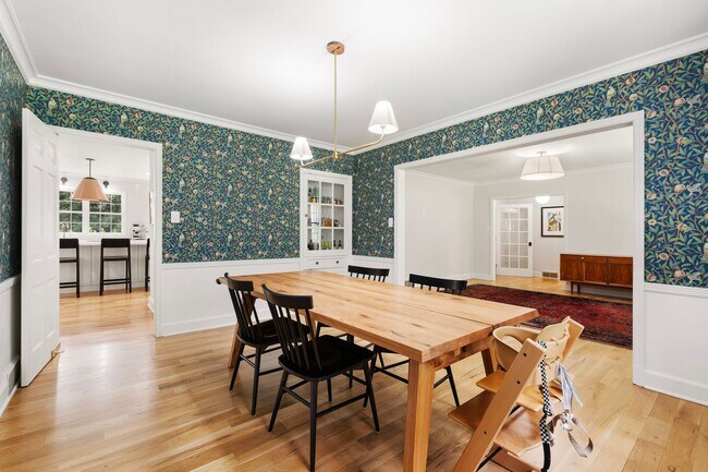 Building Photo - Modern Upgraded 4 Bed 3.5 Bath Home in SW ...