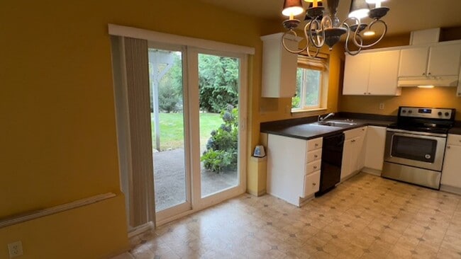 Building Photo - Beautiful 2 Bed 1 Bath MIL Unit near Cedar Grove, Issaquah