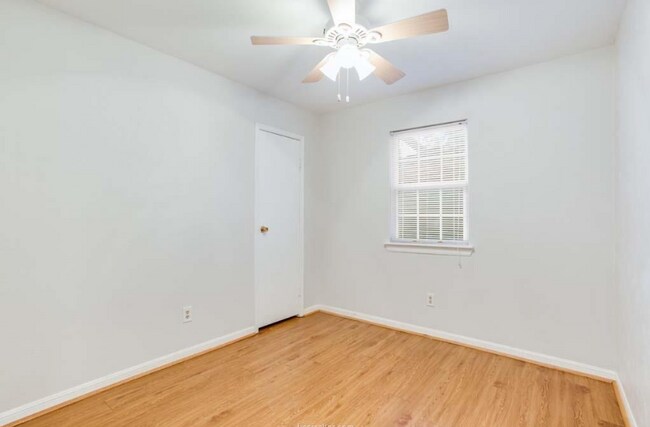 Building Photo - 808 Kalanchoe Ct