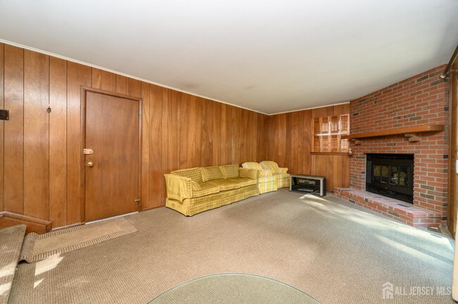 Building Photo - 3996 Park Ave