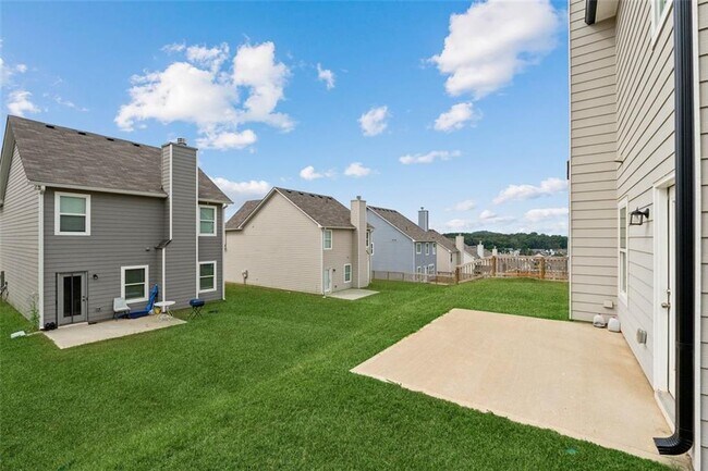 Building Photo - 334 Melody Ln