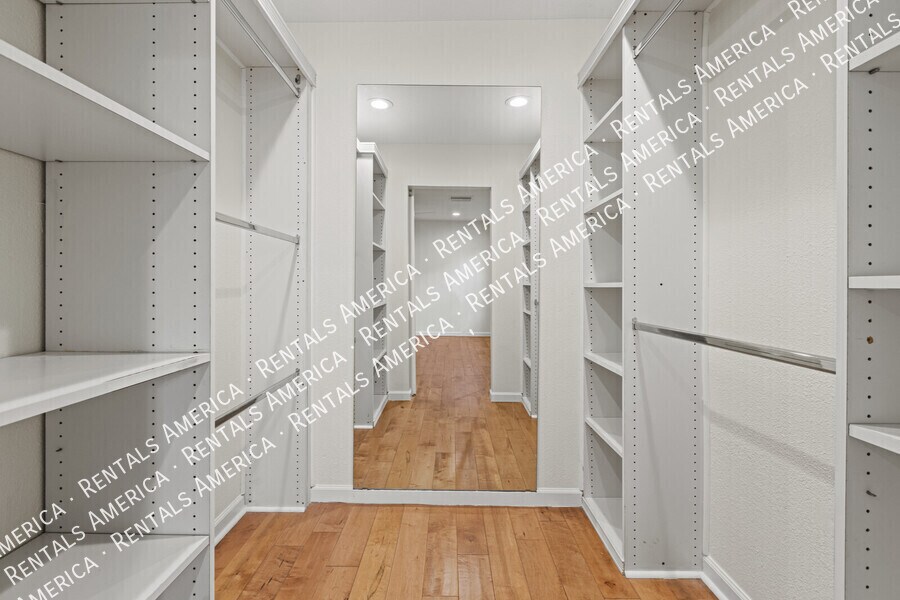 Building Photo - 7007 N Vía De Manana