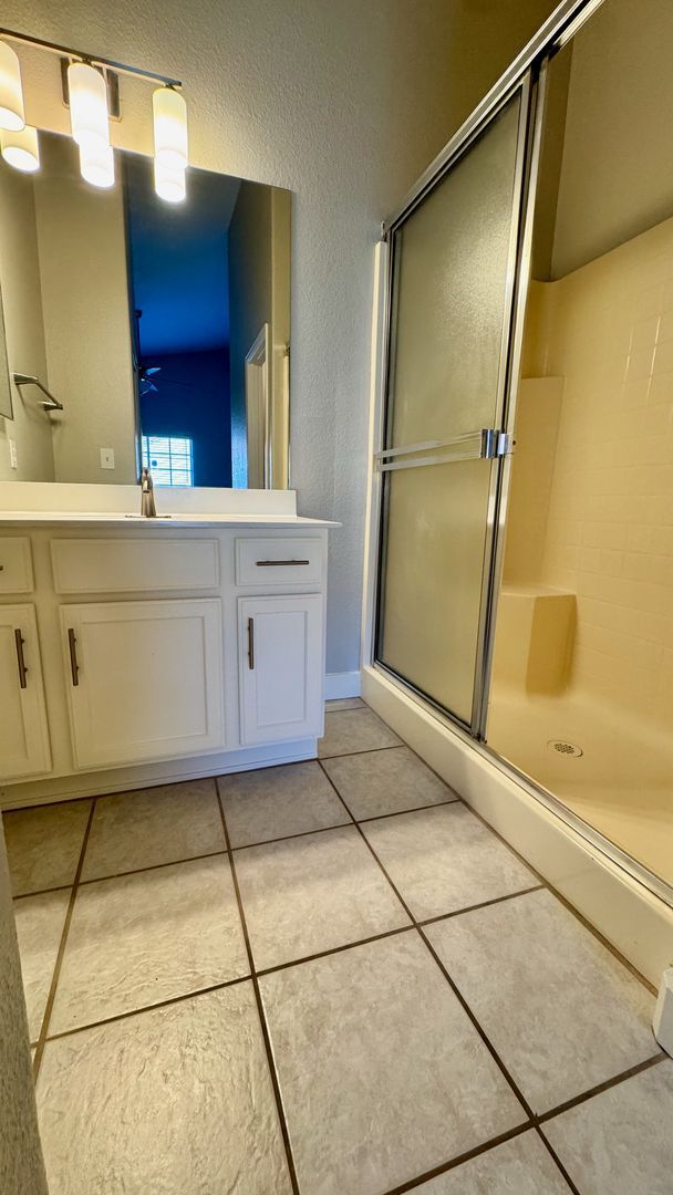 Building Photo - Beautifully Updated 3 Bedroom, 2 Bathroom Single-Level Home in Chandler (85225)!