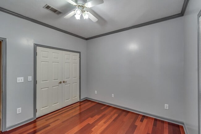 Building Photo - 340 Willow Ridge Cove