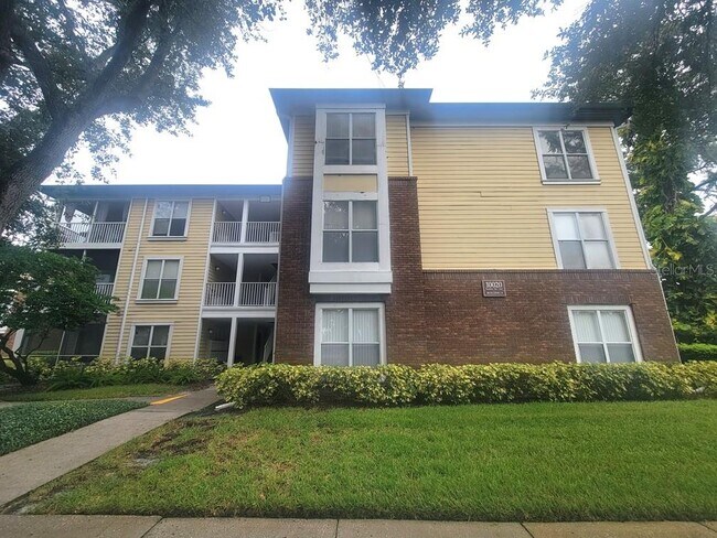 Primary Photo - 10020 Strafford Oak Ct
