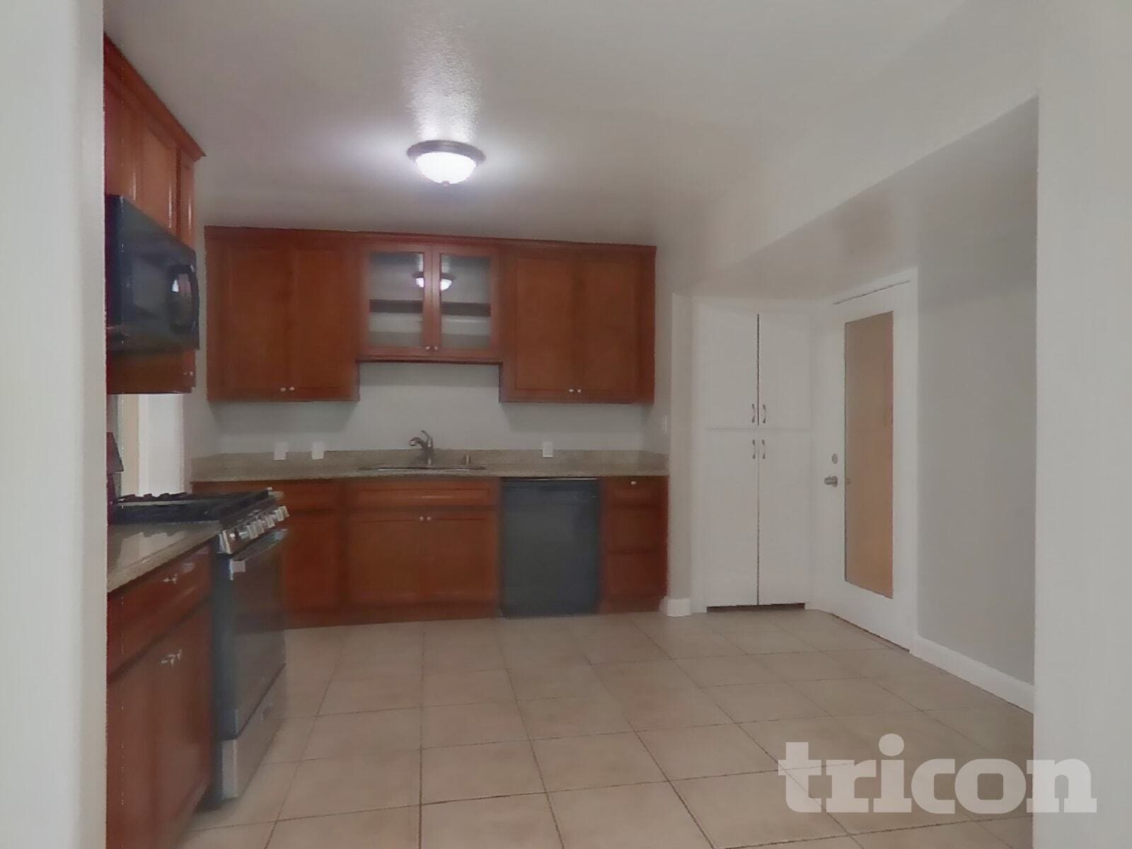 Building Photo - 684 Brown Ave