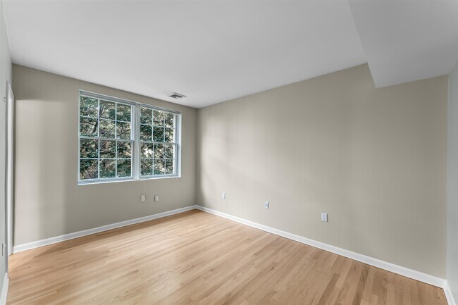 Building Photo - 1108 Hudson St