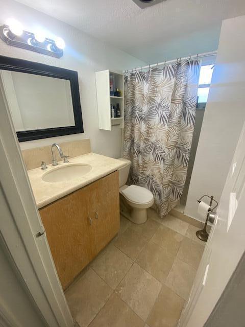 Building Photo - 715 Lori Dr