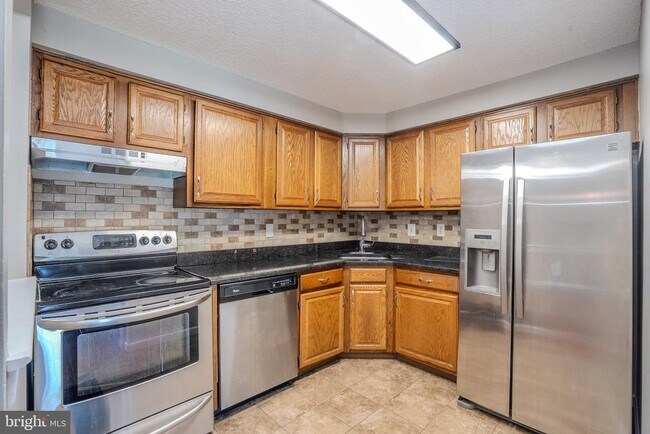 Building Photo - 8304 Tamarron Dr