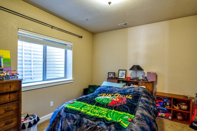Building Photo - 1085 Diamond Rim Dr
