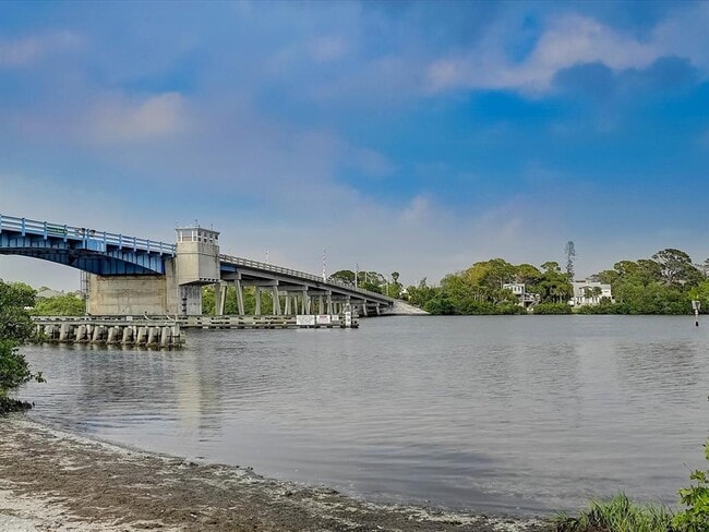 Building Photo - 10 Stone Mountain Blvd