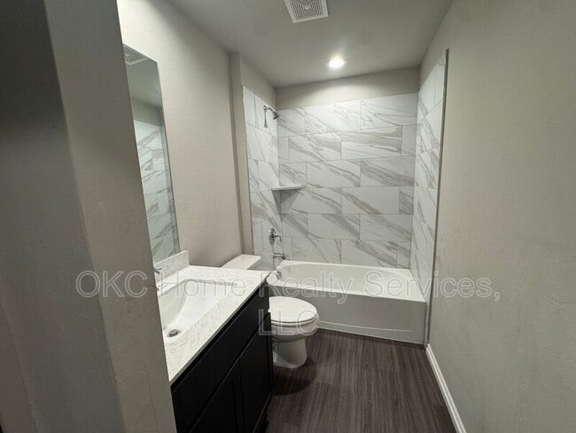 Building Photo - 4217 Palmetto Blf Dr