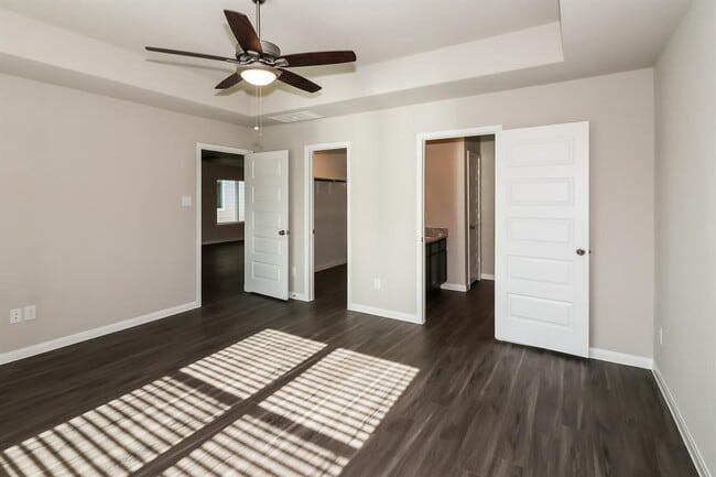 Building Photo - 5610 Briana Dee Dr