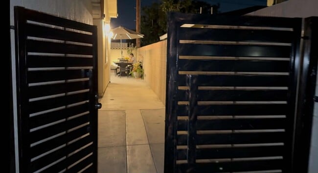 Primary Photo - Beautiful Fully Furnished Home in Garden G...