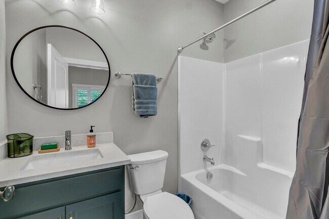 Building Photo - 123 Sabal Ct