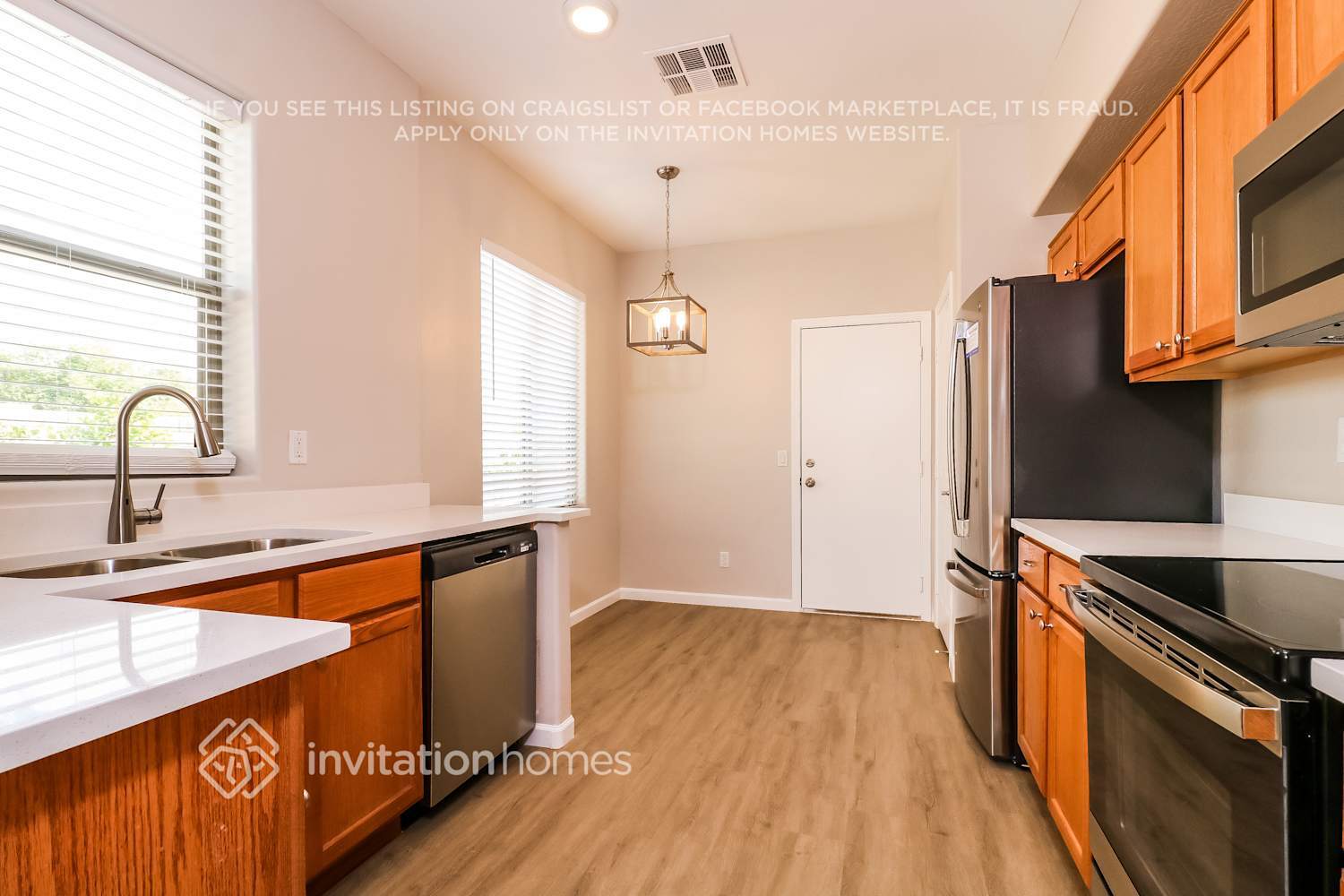 Building Photo - 8932 W Grovers Ave