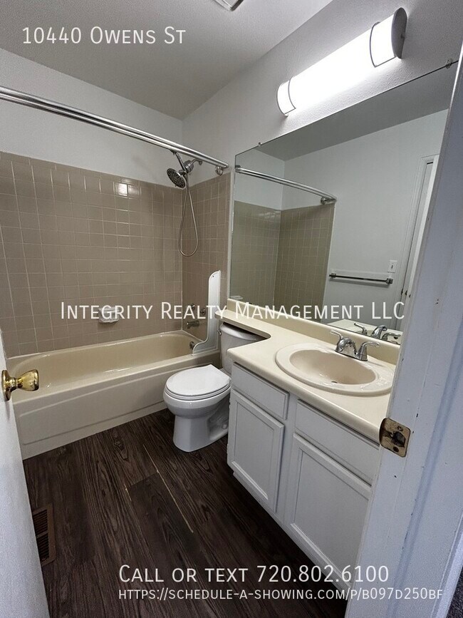 Building Photo - 10440 Owens St