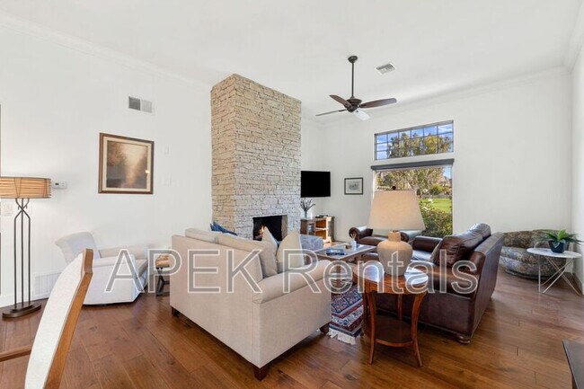 Building Photo - 74939 Vía Lago