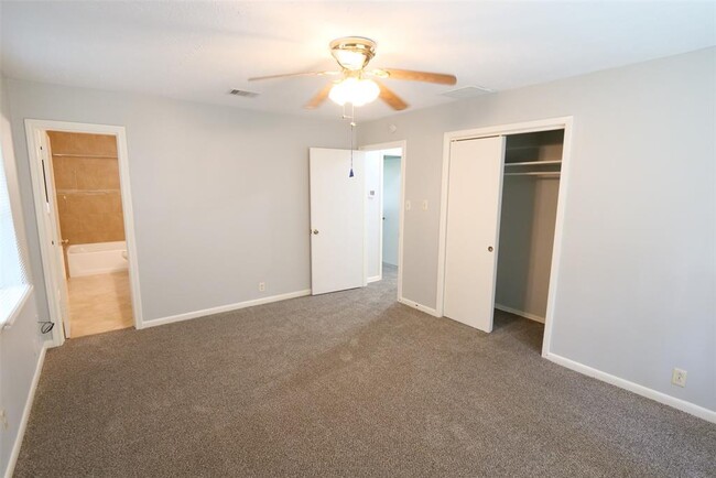 Building Photo - 6627 D S Bailey Ln