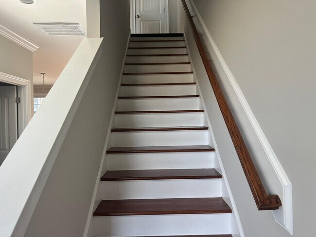 Building Photo - 523 Balsam Fir Dr