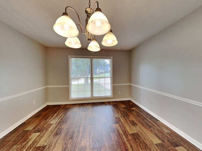 Building Photo - 3994 Pinehurst Valley Dr