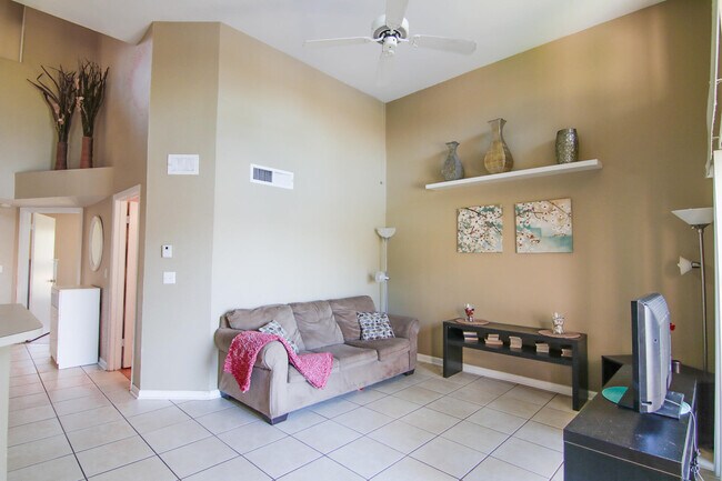 Building Photo - 4807 Via Palm Lakes Via