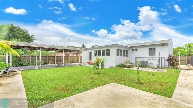 Building Photo - 1340 NW 131st St