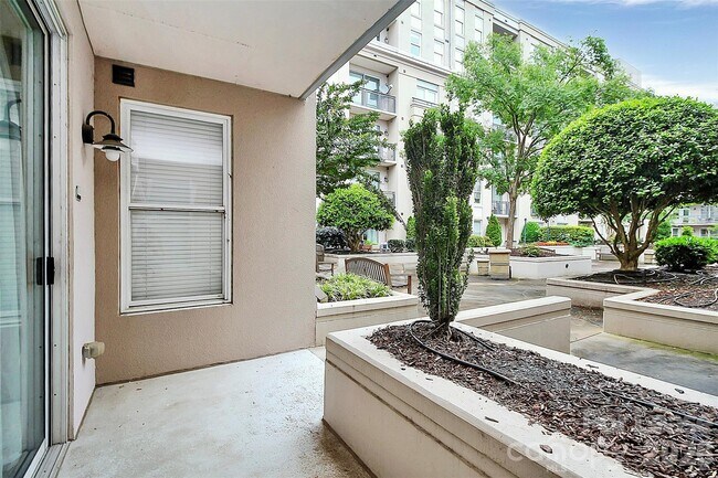 Building Photo - 1315 East Blvd