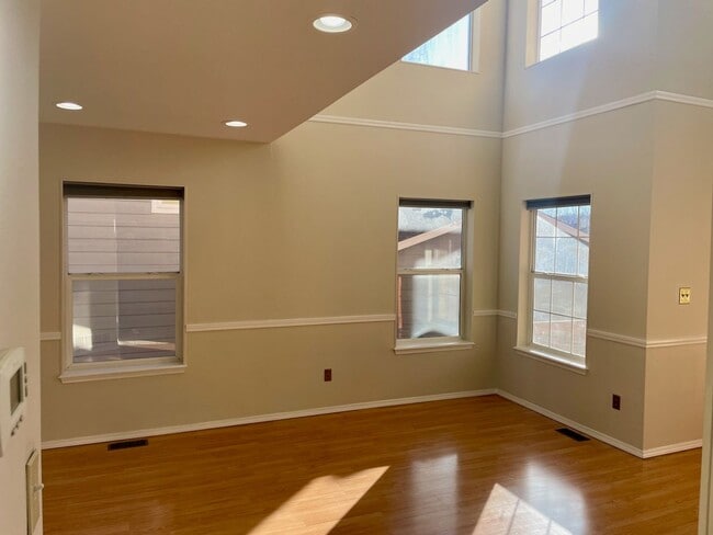 Building Photo - 1542 Chadderton Ct