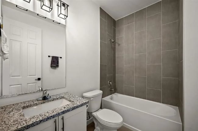 Building Photo - Home in Cape Coral – Modern Design. 1 mont...