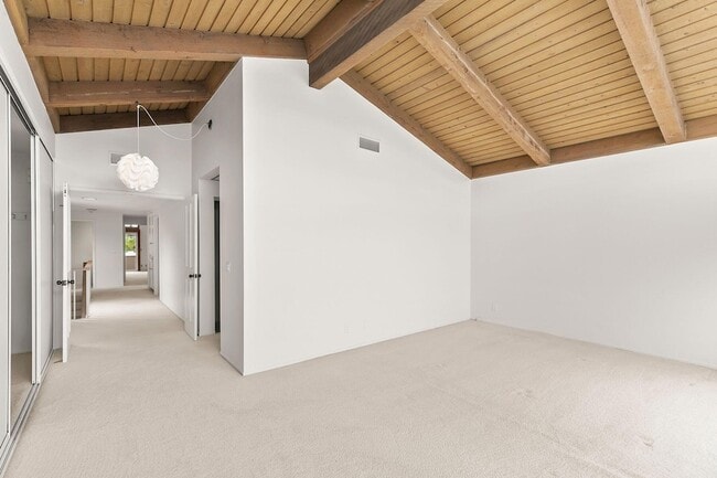 Building Photo - 2957 Seaview Ave