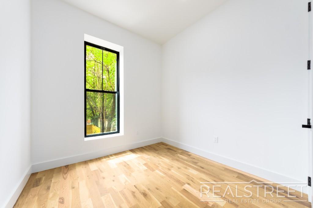 Building Photo - Stunning New 3 Bed 2 Bath in Bed Stuy Town...