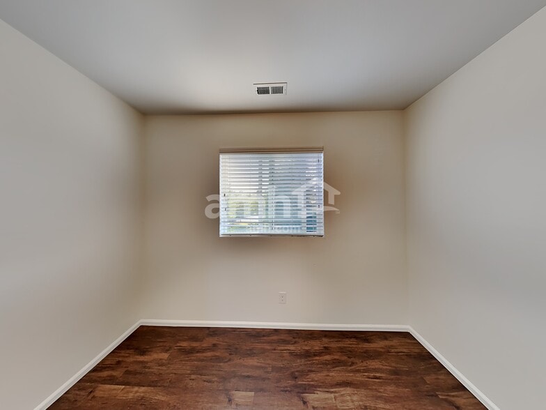 Building Photo - 17920 16th Ave Ct E