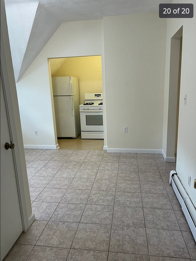 Building Photo - 452 Broadway